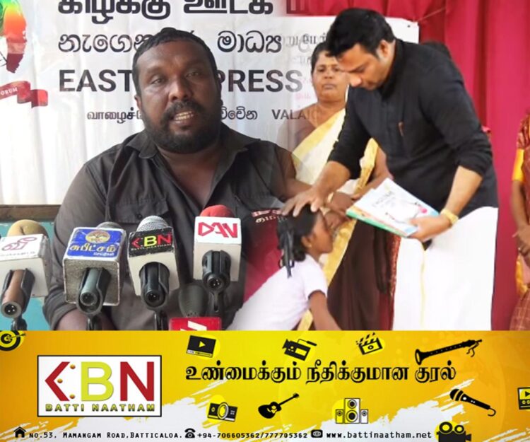 இலவச சீருடையை வைத்து அரசியல் செய்யும் வியாழேந்திரன்; சிவில் சமூக செயற்பாட்டாளர் லவக்குமார் குற்றச்சாட்டு!