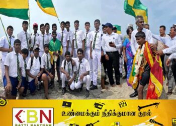 பாக்கு நீரிணையை நீந்திக்கடந்து 13 வயது ஹரிகரன் தன்வந்த் சாதனை!