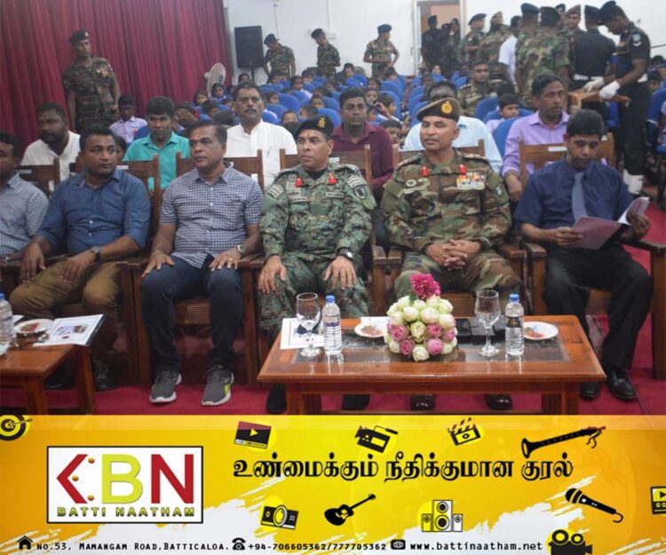 கிழக்கு மாகாண கட்டளைத் தளபதியின் வழிகாட்டலில் கல்குடா கல்வி வலய மாணவர்களுக்கு கற்றல் உபகரணங்கள் வழங்கும் நிகழ்வு!