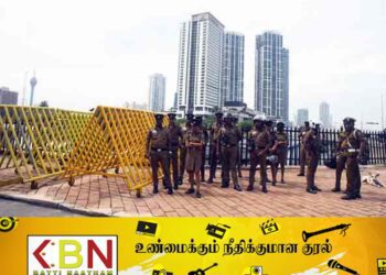 ஜனாதிபதி செயலகத்திற்கு அருகில் குவிந்த ஆர்ப்பாட்டக்காரர்கள்!