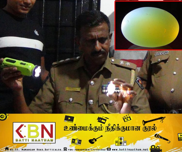 போலி மாணிக்கக்கல்லை ஒரு கோடி ரூபாவிற்கு விற்க முயற்சித்த இருவர் கைது!