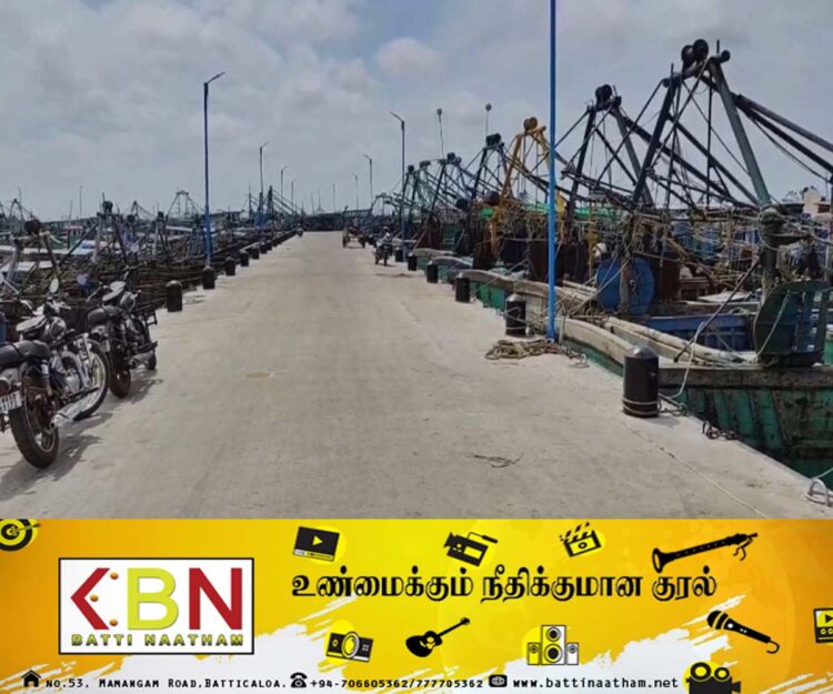இலங்கை அரசை கண்டித்து அடையாள வேலை நிறுத்த போராட்டத்தை முன்னெடுத்துள்ள இராமேஸ்வரம் மீனவர்கள்!