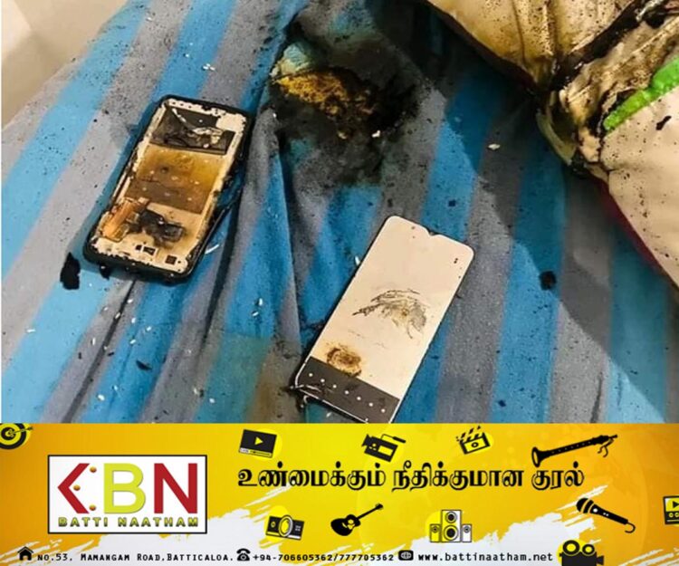 உறங்கி கொண்டிருக்கும் போது வெடித்து சிதறிய தொலைபேசி; அதிஷ்ட்ட வசமாக உயிர்தப்பிய நபர்!