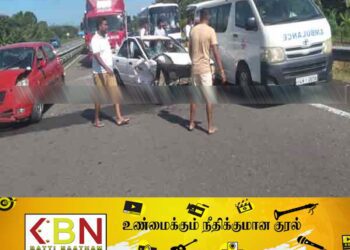 கதிர்காமத்திலிருந்து வீடு திருப்பிய கார் தெற்கு அதிவேக நெடுஞ்சாலையில் விபத்து!