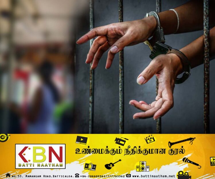 பஸ்ஸிற்குள் பாலியல் சேஷ்டை; ஓய்வு பெற்ற அதிபர் கைது!
