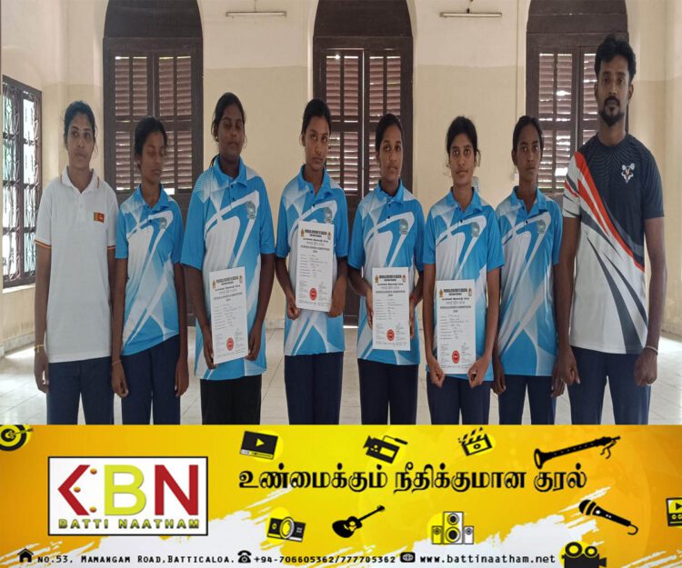 மாகாண மட்ட பளுதூக்குதல் போட்டி;  வவுனியா பெரிய கோமரசன்குளம் மகா வித்தியாலய மாணவிகள் சாதனை!