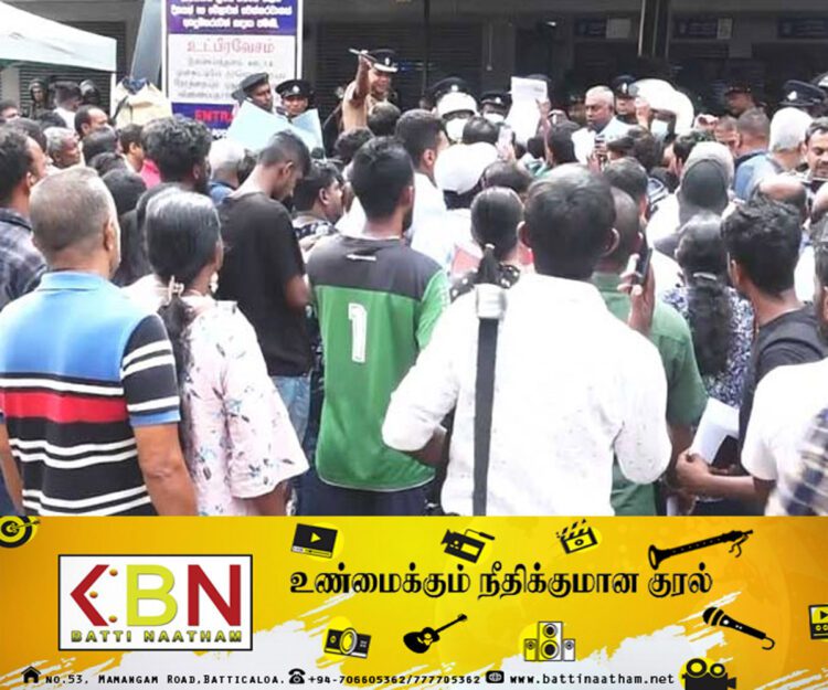குடிவரவு மற்றும் குடியகல்வு திணைக்களம் முன்பாக பதற்றம்!