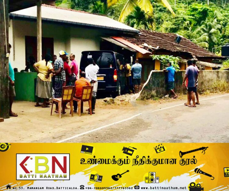 அயகமவில் வேன் விபத்து ; மூவர் வைத்தியசாலையில் அனுமதி!