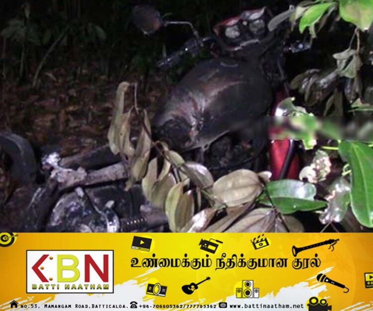 விஹாரகொட பகுதியில் தீ வைத்து எரிக்கப்பட்ட நிலையில் மோட்டார் சைக்கிள் மீட்பு!