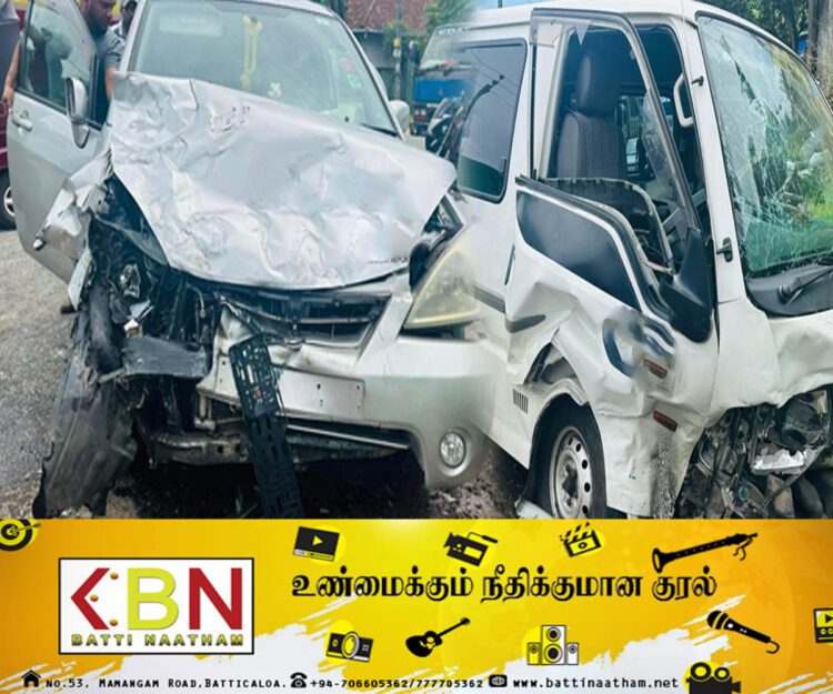 சபுகஸ்கந்த பிரதான வீதியில் கார் – வேன் நேருக்கு நேர் மோதி விபத்து!