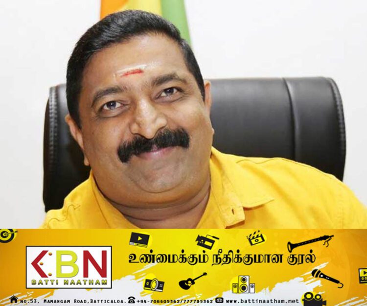 ரணிலுக்கு வாக்களித்தால் கேஸ் சிலிண்டர் உங்கள் வீடுதேடி வரும்; உறுதிபடக் கூறுகிறார் வடிவேல் சுரேஷ்!