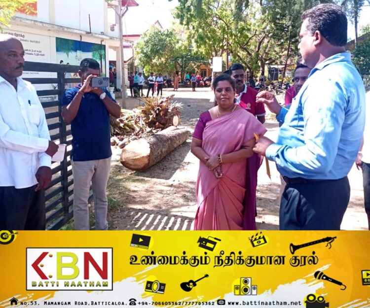 மதுபானசாலை திறப்பதற்கு எதிர்ப்பு; வவுணதீவு பிரதேச செயலகத்திற்கு முன்னால் ஆர்ப்பாட்டம்!