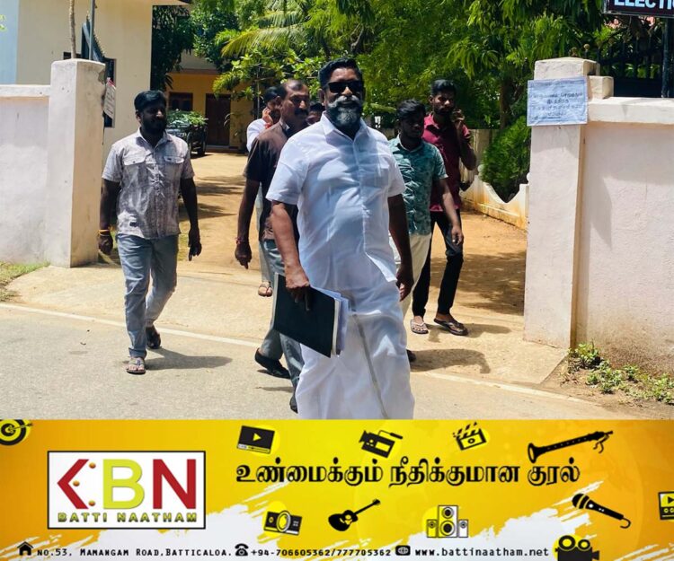 மட்டக்களப்பு மாவட்டத்தில் முதல் கட்டுப்பணத்தை செலுத்தியது தமிழ் உணர்வாளர் அமைப்பு!