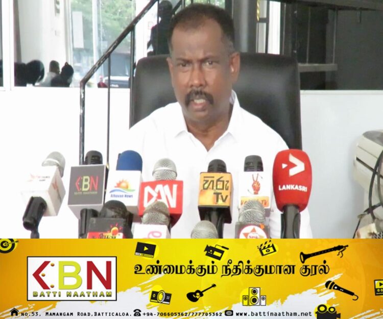 அரியநேந்திரனுடன் சேர்ந்து செயற்படும் ஒட்டுக்குழுக்கள்; சஜித்தை வெற்றிபெறச் செய்யுமாறு சந்திரகுமார் கோரிக்கை!