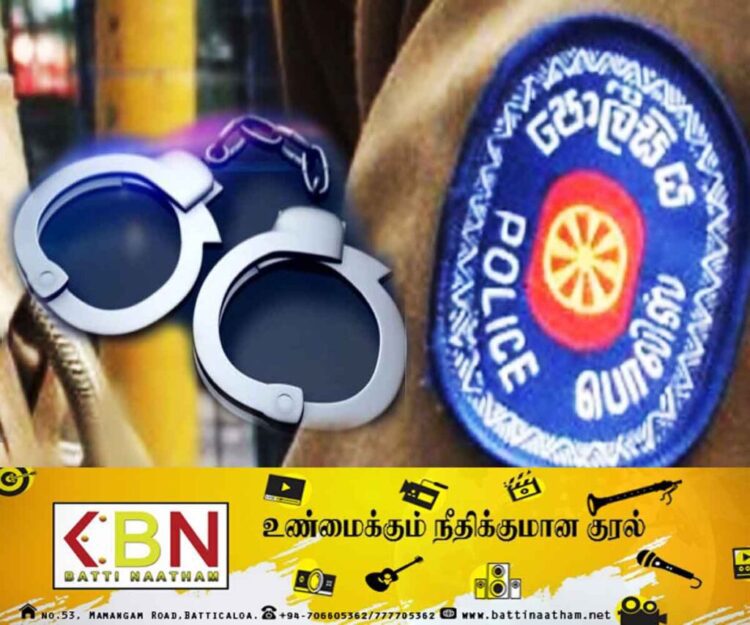 குடியிருப்பில் வசித்தவர்களை அச்சுறுத்தி கப்பம் பெற்ற பொலிஸார் கைது!
