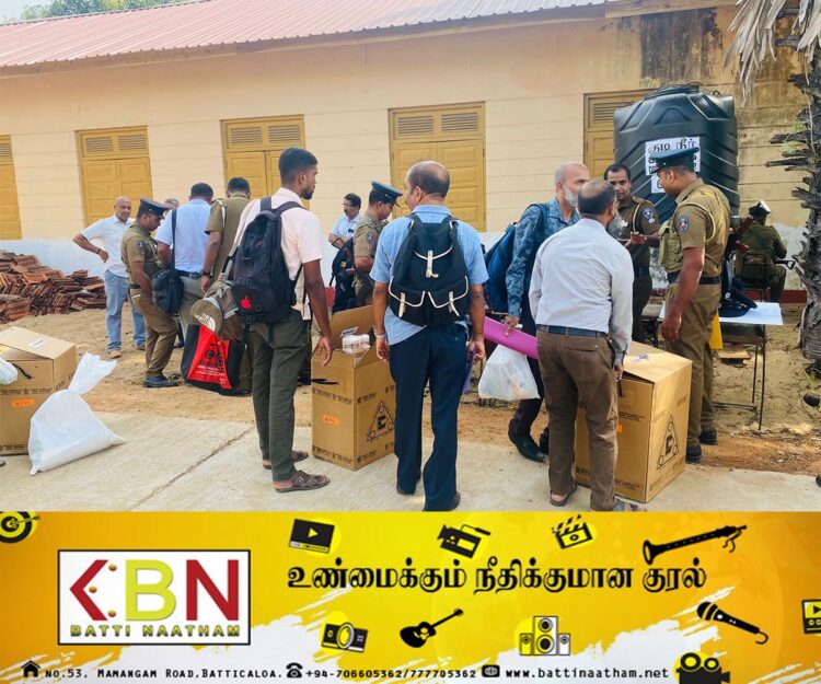 மட்டு இந்துக்கல்லூரியிலிருந்து வாக்களிப்பு நிலையங்களுக்கு வாக்குப் பெட்டிகள் அனுப்பப்பட்டது!
