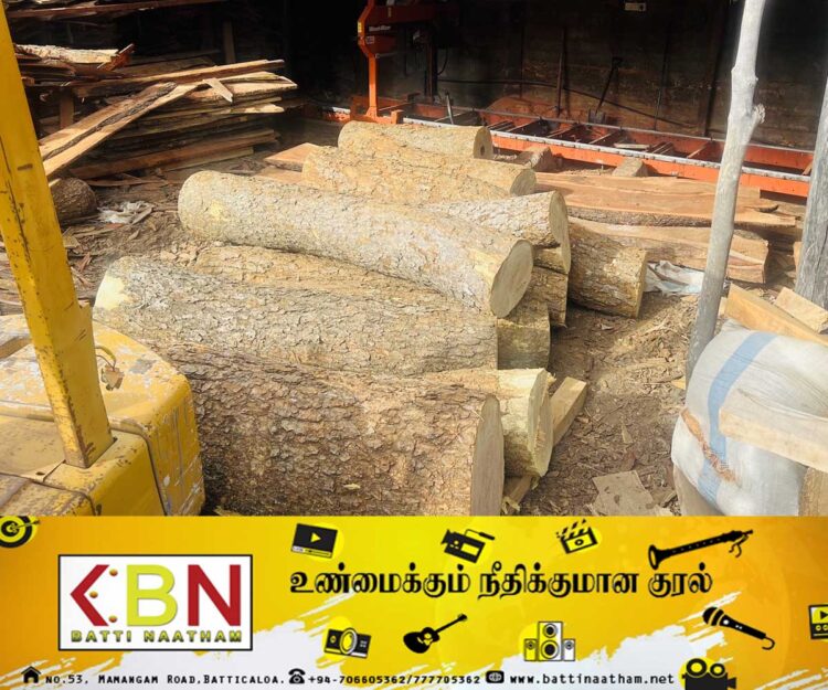 வவுனியா பகுதியில் சட்டவிரோதமாக வெட்டப்பட்டிருந்த மரக்குற்றிகளுடன் நால்வர் கைது!