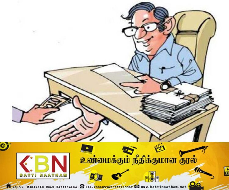 இலஞ்சம் பெற்ற போக்குவரத்து திணைக்களத்தின் உதவி ஆணையாளர் உட்பட மூவர் கைது!