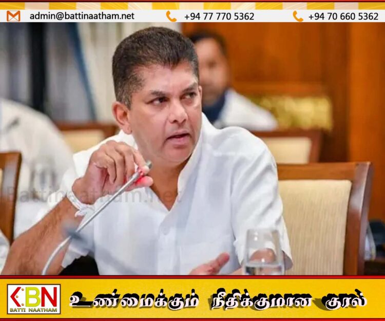 முன்னாள் அமைச்சர் லொஹான் ரத்வத்த கைது