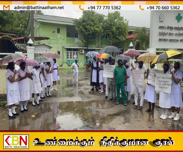 தாய் மற்றும் சிசு மரணம்; மன்னார் பொது வைத்தியசாலையின் பணியாளர்கள் போராட்டம்