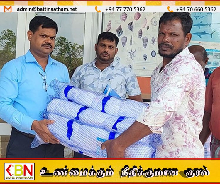 சீன அரசினால் கிளிநொச்சியை சேர்ந்த கடற்தொழிலாளர்களுக்கு வலைகள் வழங்கி வைப்பு