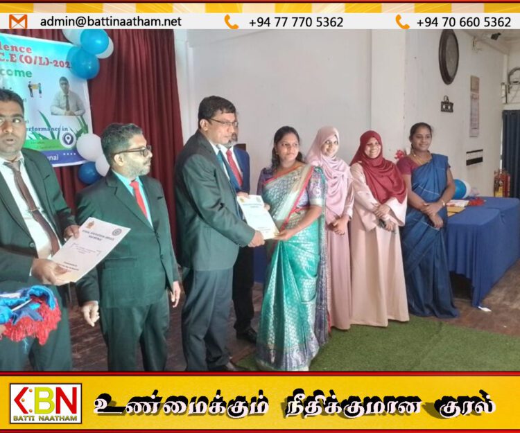 சாதாரண தர பரீட்சையில் தேசிய ரீதியாக சாதிக்க காரணமாகயிருந்த கல்முனை வலய 500 ஆசிரியர்களுக்கு நற்சான்றுப் பத்திரங்கள் வழங்கி கௌரவிப்பு!