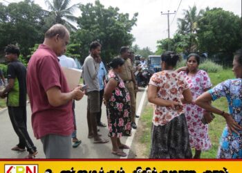 மட்டு திருப்பெருந்துறை மைதான காணியை சொந்தம் கொண்டாடி வந்த ஓய்வு பெற்ற பொலிஸ் அத்தியட்சகர்; தடுத்து நிறுத்திய மக்கள்