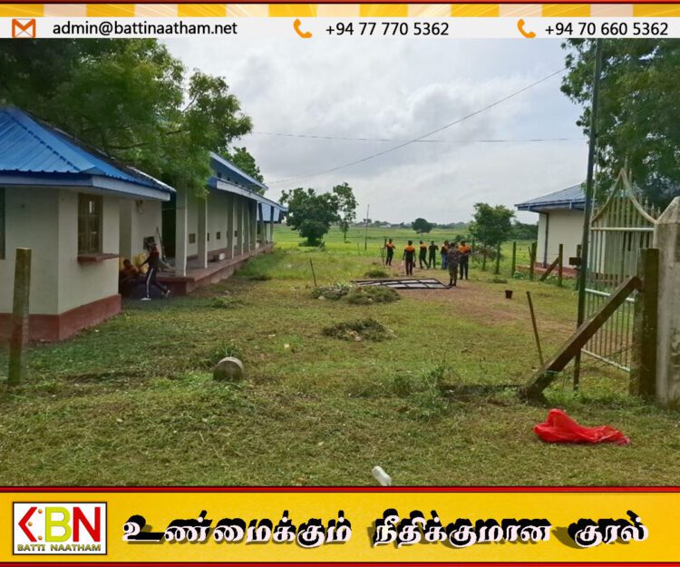தும்பங்கேணியில் கிளீன் ஸ்ரீலங்கா வேலைத்திட்டத்தின் கீழ் நெல் சந்தைப்படுத்தும் நிலையம் இராணுவப் படையினரால் துப்பரவு