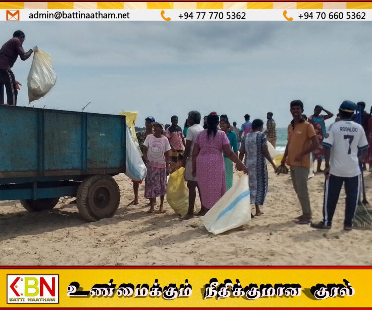 கிளீன் சிறிலங்கா தேசிய வேலைத்திட்டத்தின் கீழ் பாசிக்குடா கடற்கரையை சுத்தம் செய்யும் பணி