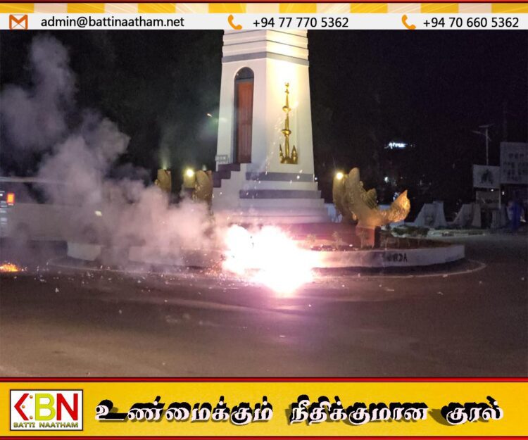 வியாழேந்திரன் கைதானமையை வெடி கொளுத்திக் கொண்டாடிய மட்டு இளைஞர்கள்