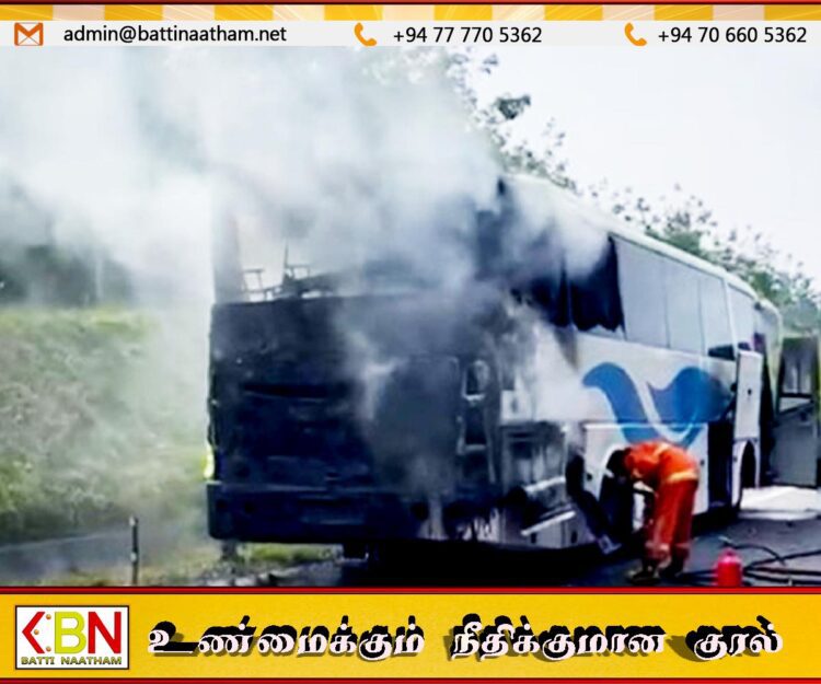 அதிவேக நெடுஞ்சாலையில் திடீரென தீப்பற்றி எரிந்த தனியார்பேருந்து
