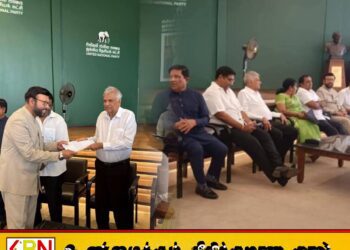 தாய்க் கட்சியில் இணைந்தார் முன்னாள் அமைச்சர் மௌலானா