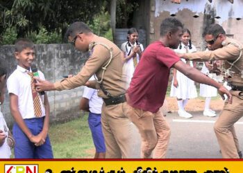 யாழில் வீதி போக்குவரத்து தொடர்பாக மாணவர்களுக்கு பொலிஸாரால் தெளிவூட்டும் நிகழ்வு