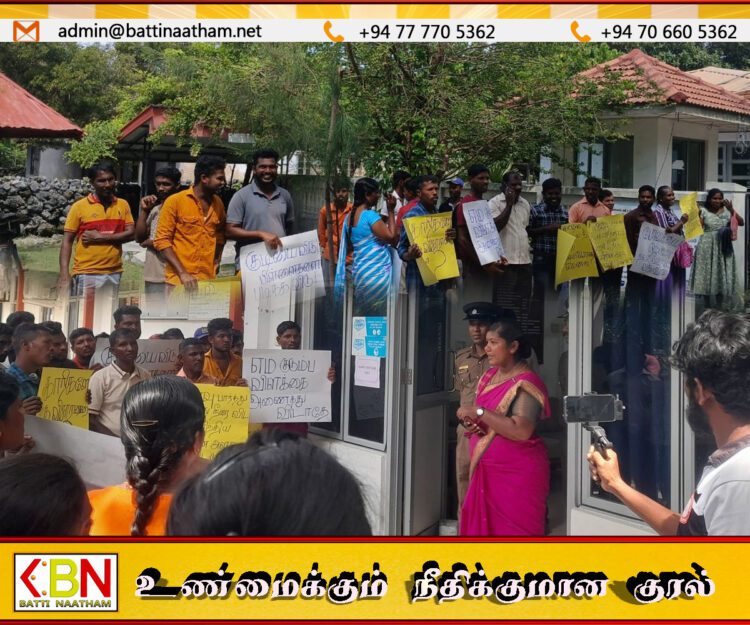 நெடுந்தீவு பகுதியில் மதுபானசாலை அனுமதியினை இரத்து செய்யக்கோரி பொதுமக்கள் போராட்டம்