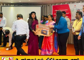 மட்டு பெண் தொழில் முயற்சியாளர்களுக்கு தொழில் உபகரணங்கள் வழங்கும் நிகழ்வு