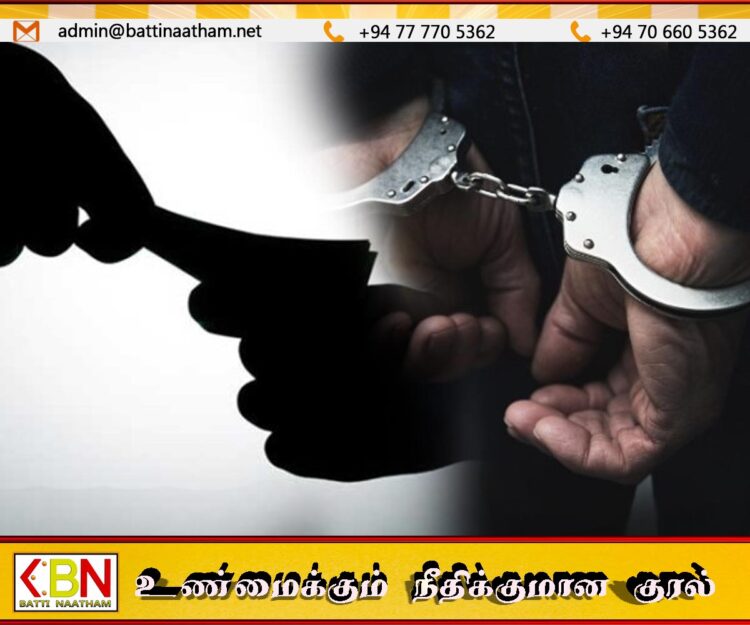 மட்டு கரடியனாற்றில் இலஞ்சம் வாங்கிய பொது சுகாதார பரிசோதகர் கைது