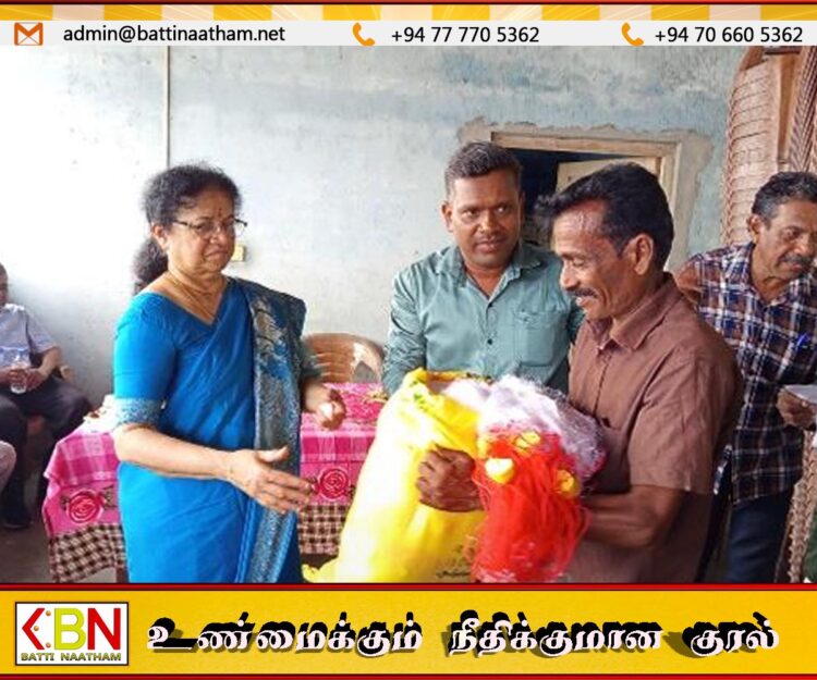 வெள்ளத்தால் பாதிக்கப்பட்ட மீனவர்களுக்கு மீன்பிடி உபகரணங்கள் வழங்கிவைப்பு