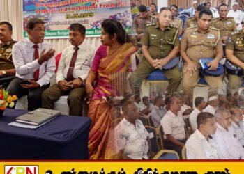 பாதுகாப்பு தரப்பு முன்னிலையில் கிழக்கு தேற்றாத்தீவு பிரதேசத்தை சேர்ந்த கடற்கொள்ளையரை படம்போட்டு காட்டிய மீனவர்கள்