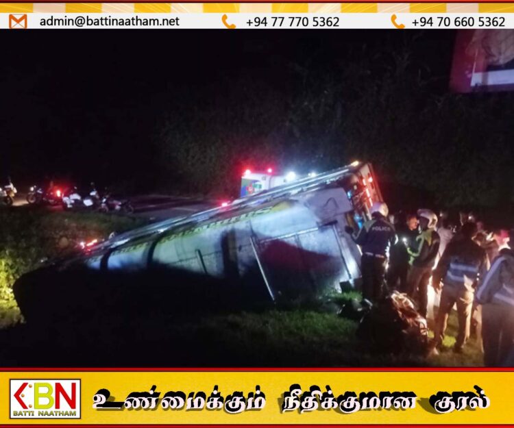 நுவரெலியாவில் பேருந்து வீதியை விட்டு விலகிய விபத்தில் 21 பயணிகள் வைத்தியசாலையில்