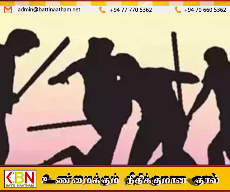 மத்துகமயில் தந்தை மற்றும் மகன் மீது வாள்வெட்டு தாக்குதல்; இளைஞர் பலி