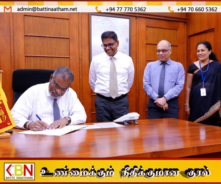 பதவியில் இருந்து ஓய்வு பெற உள்ள நிதி அமைச்சின் செயலாளர்