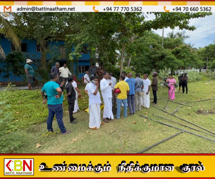 கல்லடி பாலத்திற்கு அருகில் காணி அடைக்கமுற்பட்ட குழுவினரால் பதற்றம்