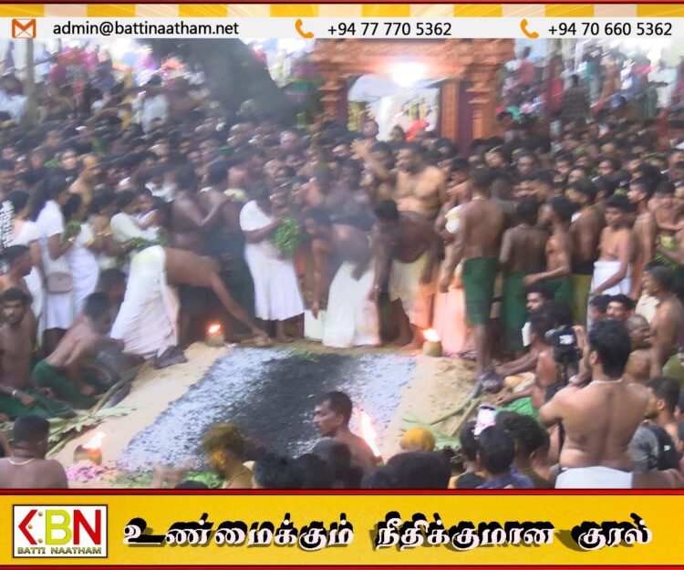 மட்டு புன்னைச்சோலை அருள்மிகு பத்திரகாளியம்மன் ஆலயத்தின் தீமிதிப்பு உற்சவம்