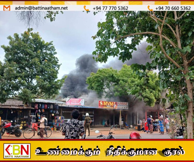 முல்லைத்தீவு மாவட்ட வைத்தியசாலைக்கு முன்னாலுள்ள கடைத்தொகுதியில் இன்று காலை தீ பரவல்