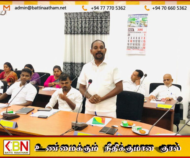 ஏறாவூர் பற்றில் 13 கோடி ரூபா செலவில் மேற்கொள்ளப்பட்ட வீதி அபிவிருத்தியில் ஊழல்; பிரதேசசபை உறுப்பினர் நிலாந்தன்
