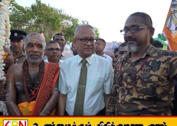 ஆரோஹரா கோஷத்துடன் கதிர்காம காட்டுப்பாதை திறக்கப்பட்டு பாதயாத்திரை ஆரம்பமானது