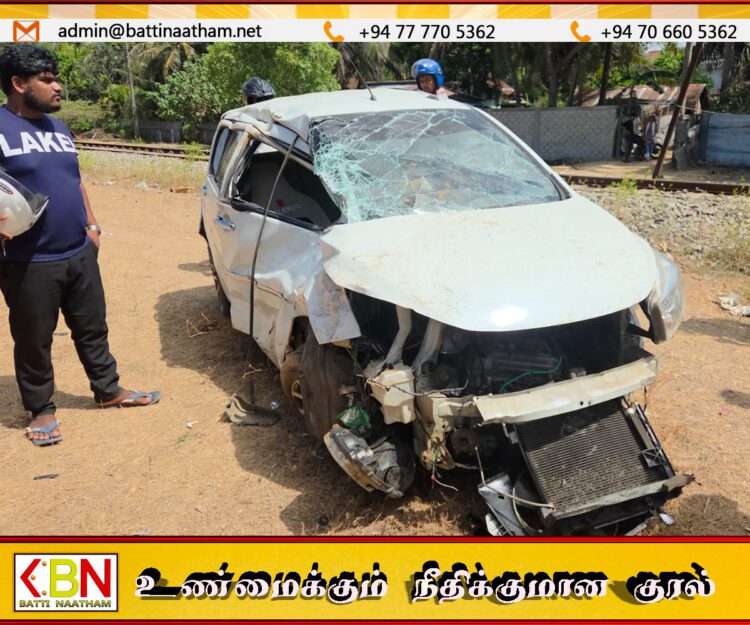 மட்டு கூழாவடி புகையிரத கடவையில் காரை மோதிய ரயில்-VIDEO