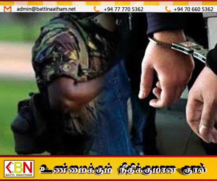 கைக்குண்டுடன் இராணுவ வீரர் உட்பட இருவர் கைது