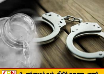 நபர் ஒருவர் மீது அசிட் வீசிய கணவன் – மனைவி கைது