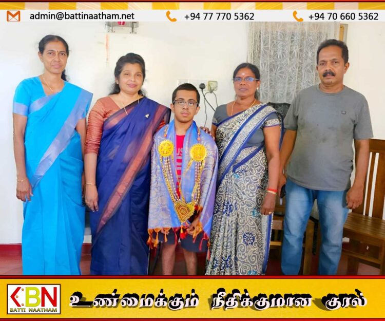 லக்ஷ்மன் லியோன்சனின் திறமையை நேரில் சென்று பாராட்டிய மட்டக்களப்பு மாவட்ட அரசாங்க அதிபர்